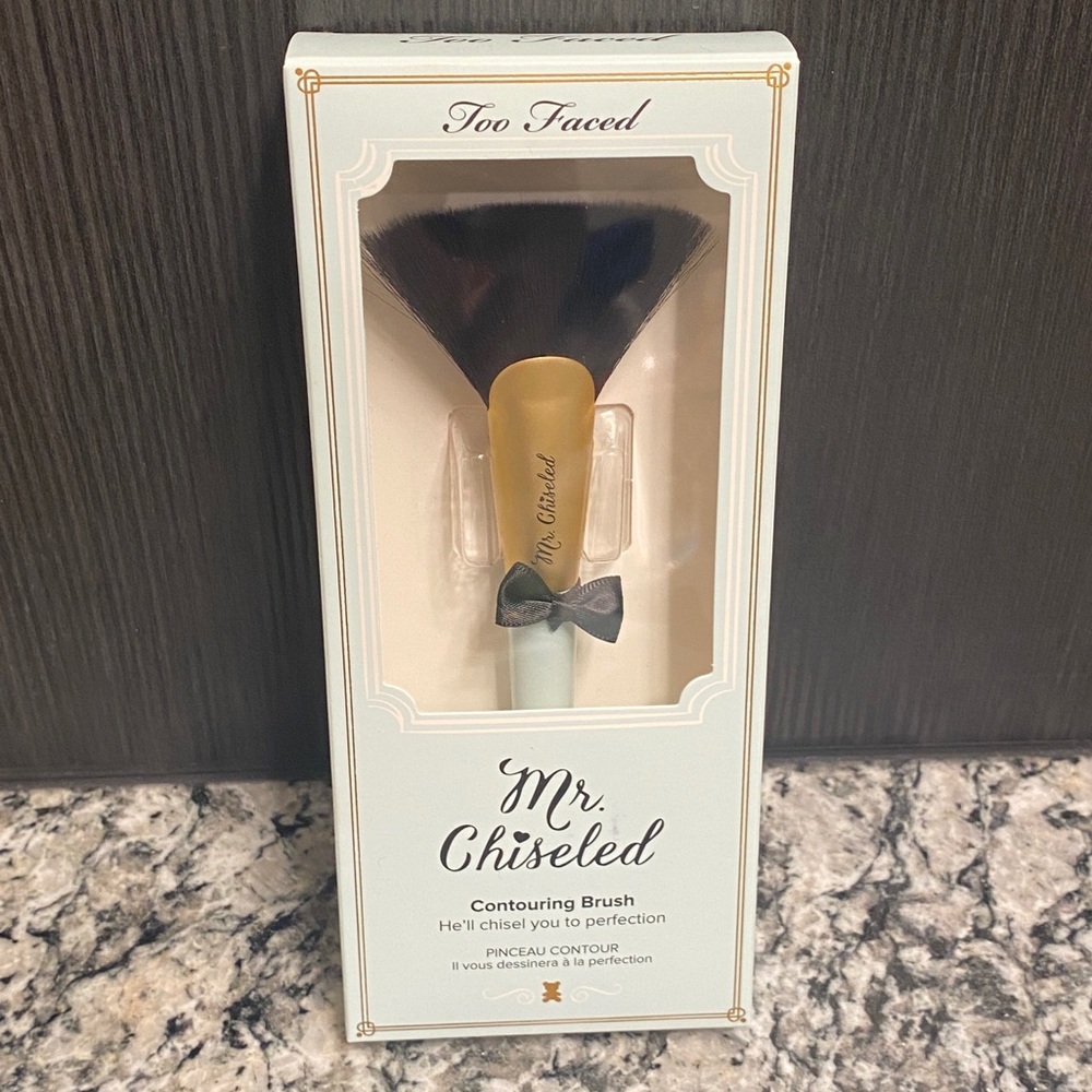Too Faced Mr. Chiseled Contouring Brush - Brand NEW